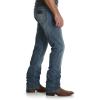 imageWrangler Mens Retro Slim Fit Straight Leg JeanAberdeen