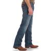imageWrangler Mens Retro Slim Fit Straight Leg JeanDrummond