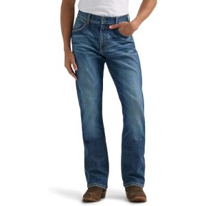 imageWrangler Mens Retro Slim Fit Straight Leg JeanWhitley